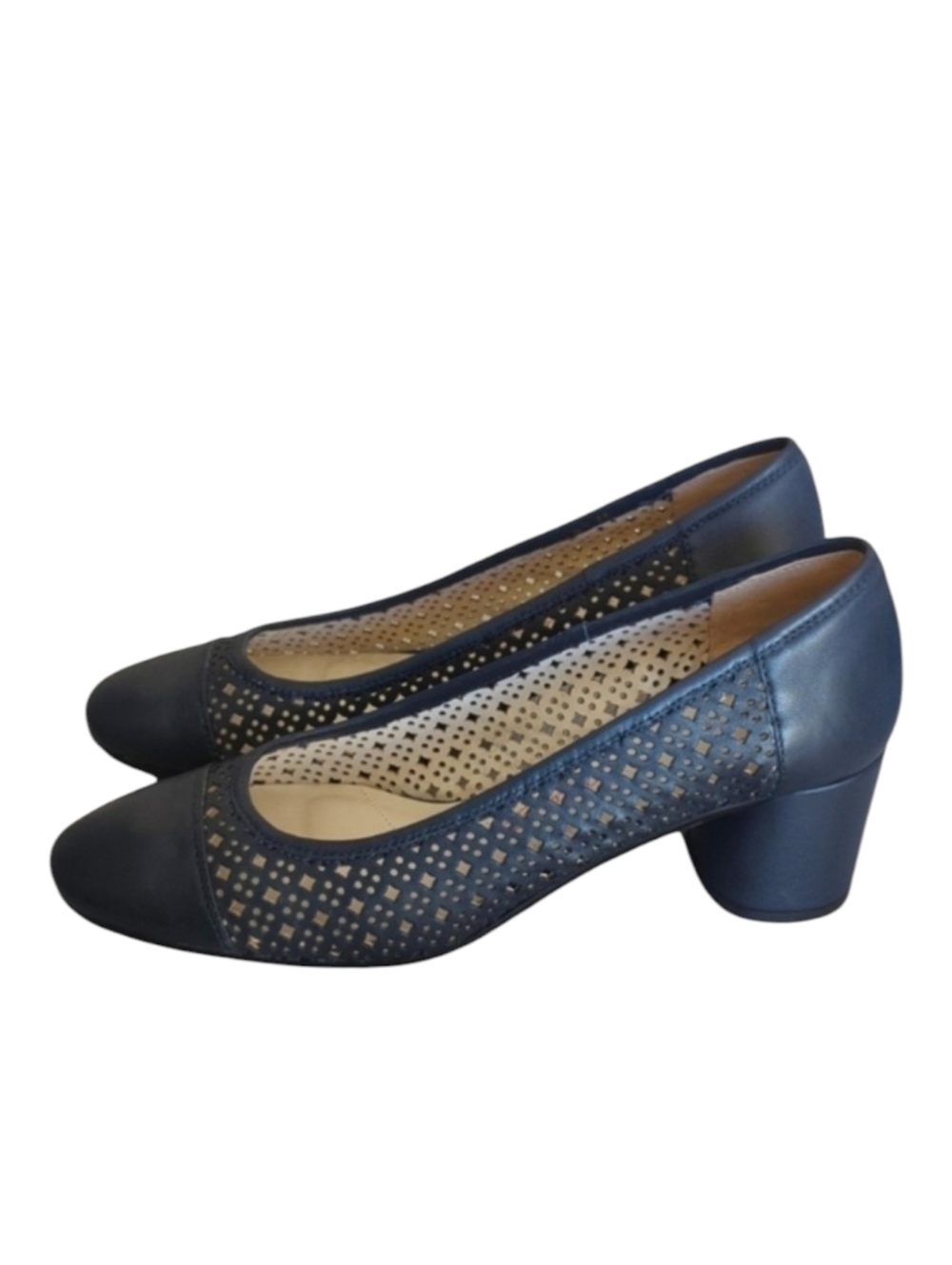 Amalfi by Rangoni Rodeo Perforated Pump Deep Blue Leather Size 8.5